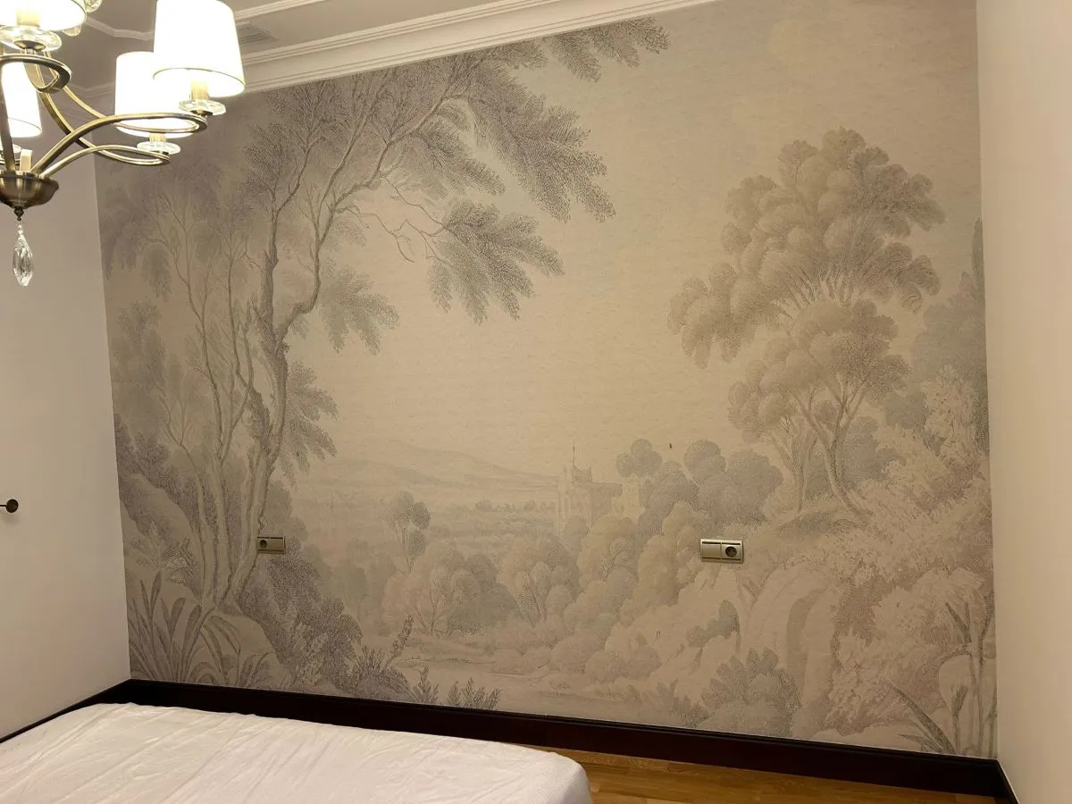 Instalación de fotomural en pared.